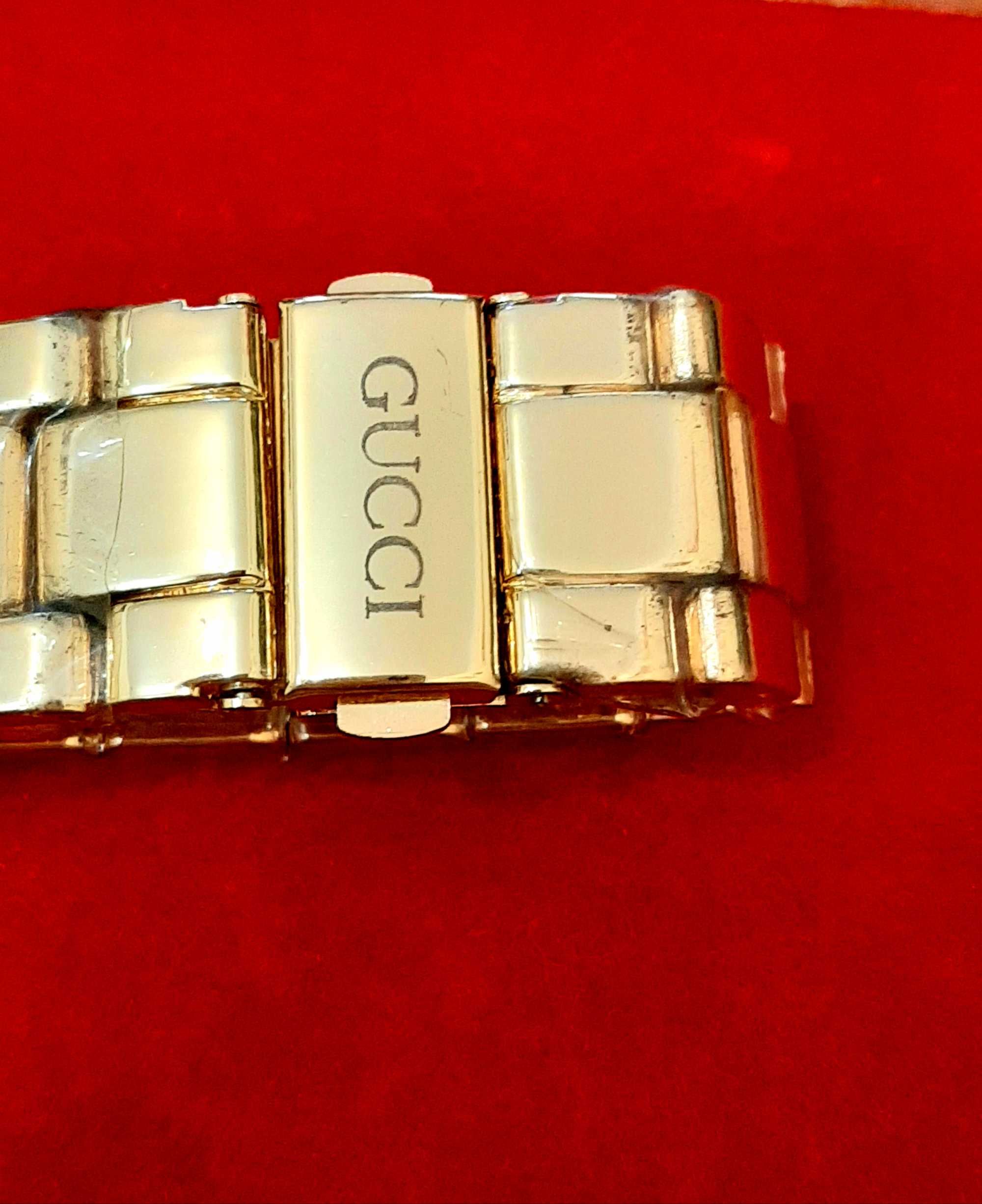 Часы новые в коробке GUCCI