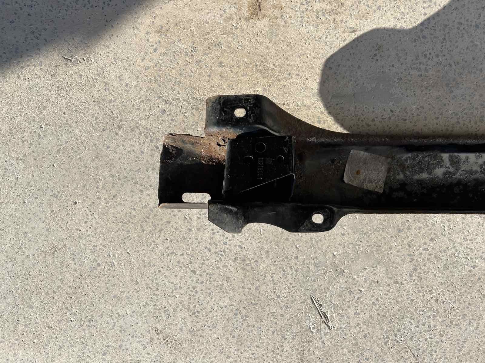 Підсилювач заднього бампера Opel Zafira B 13219051