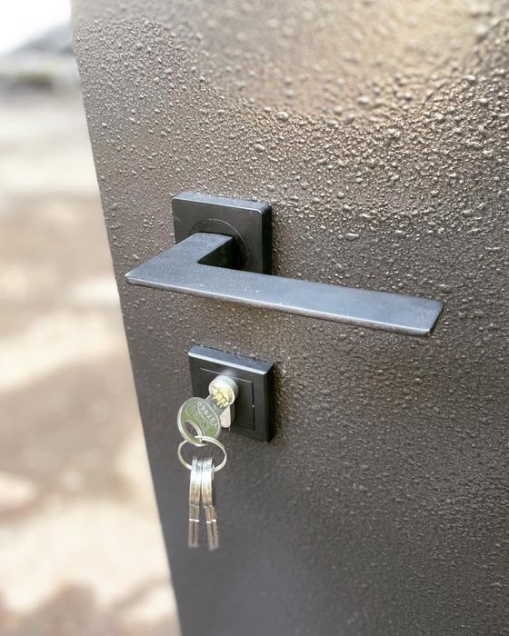 НОВЫЕ Металл входные двери решетки кладовки тамбур вхідні двері забор
