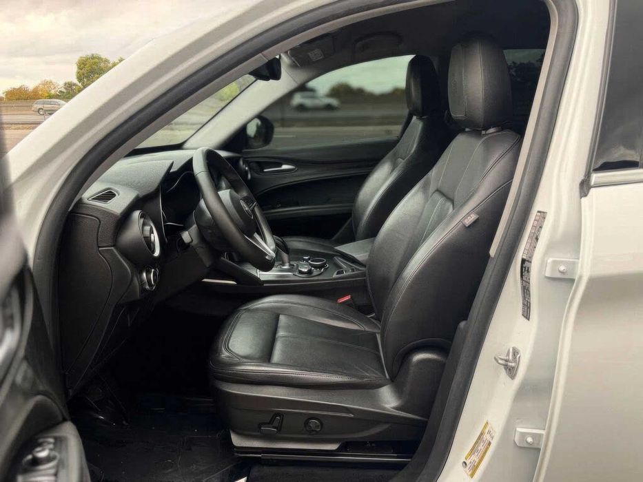 Alfa Romeo Stelvio      2018