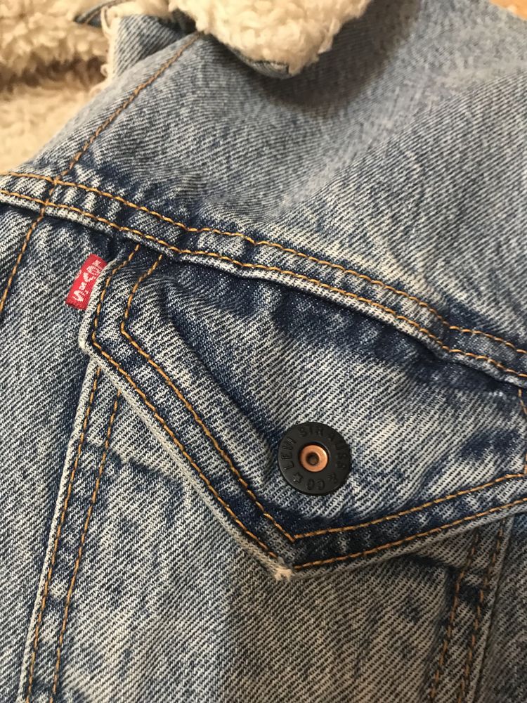 Продам куртку дублянку levi’s