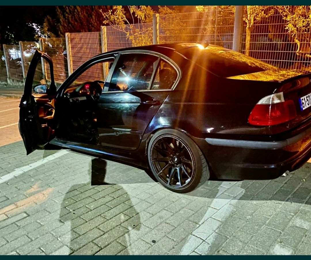 Vendo BMW 330 e46