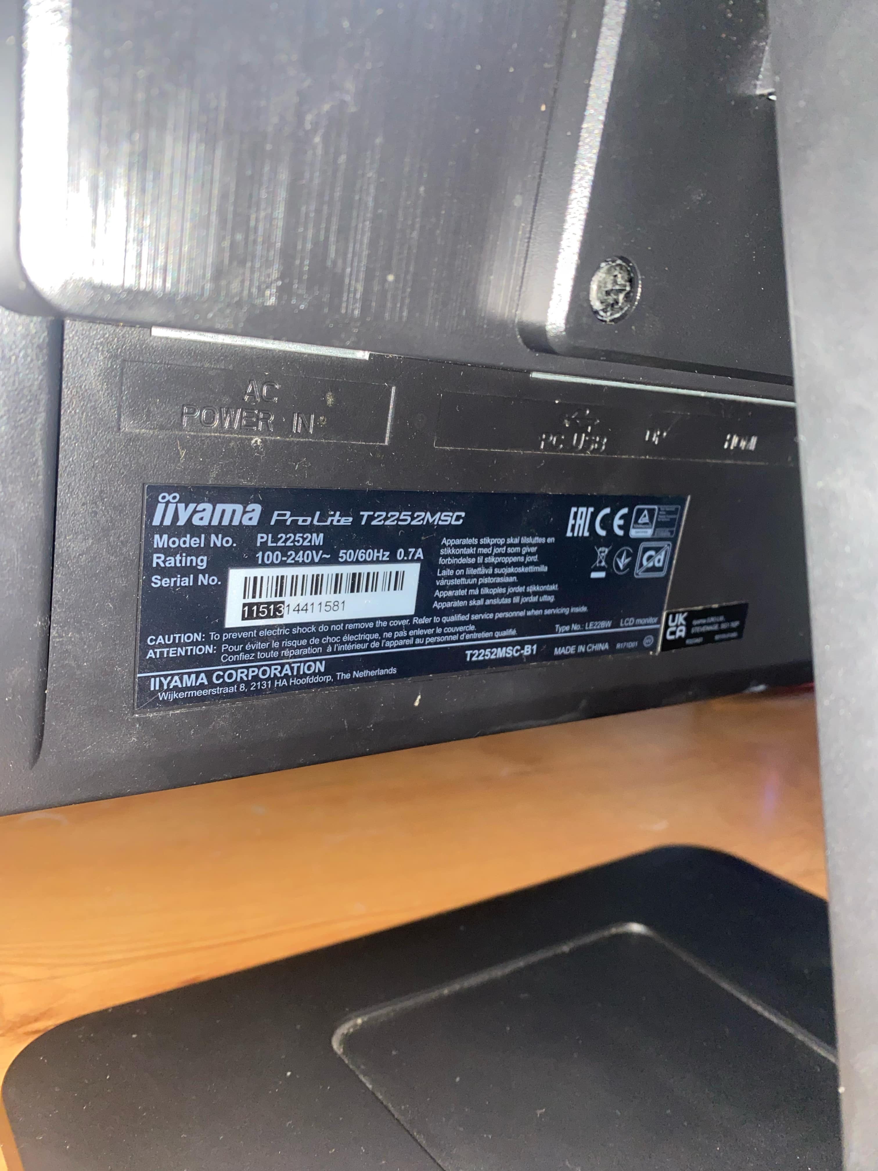 Monitor Iiyama ProLite 21,5”; Dobry do pracy, gier, filmów.