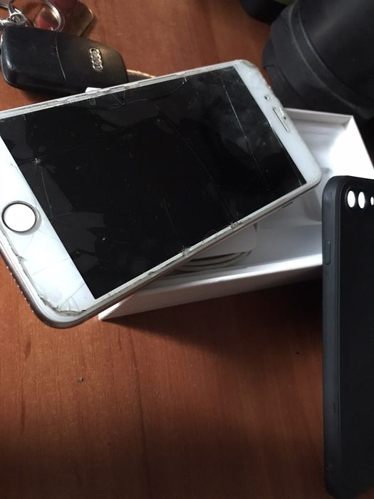 sprzedam iPhone 8 plus