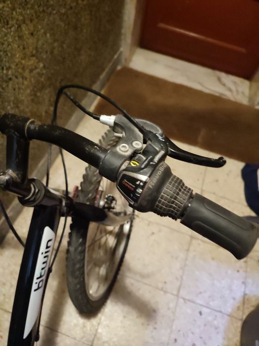 Bicicleta B'TWIN 24" - Preta - reparacao recomendada