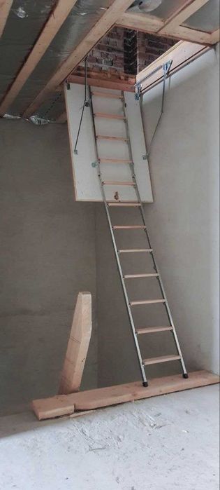 Продається ЗДАНИЙ будинок з ГАРАЖЕМ з виглядом на Вовчинецькі гори