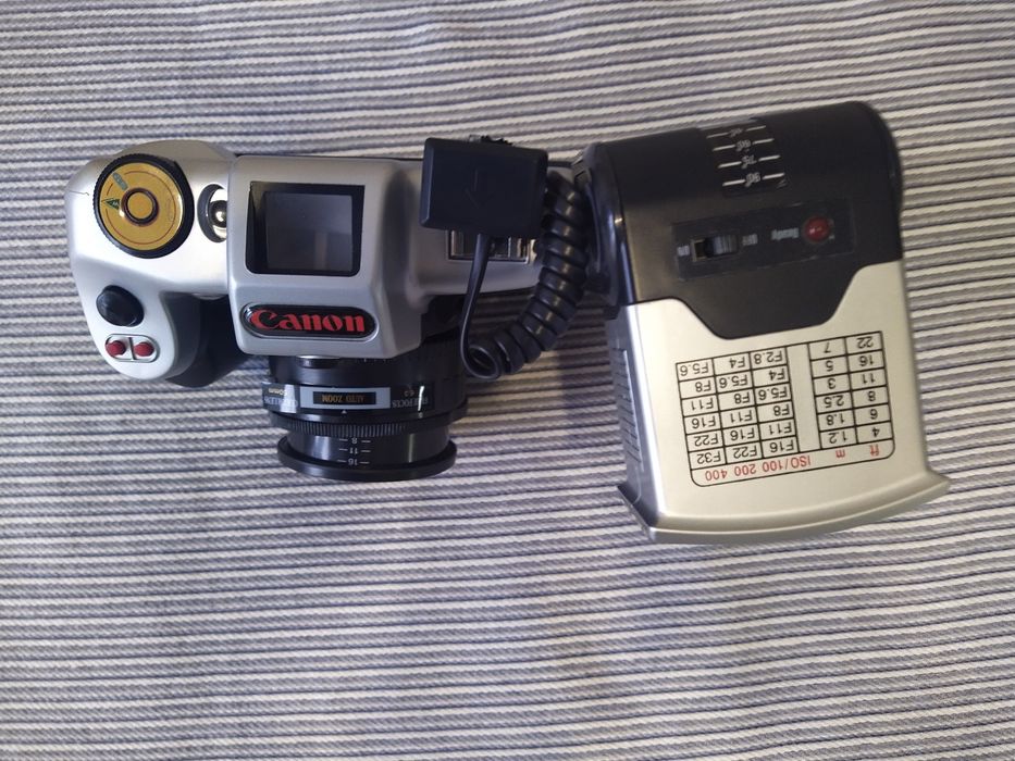 Плівкова фотокамера Canon