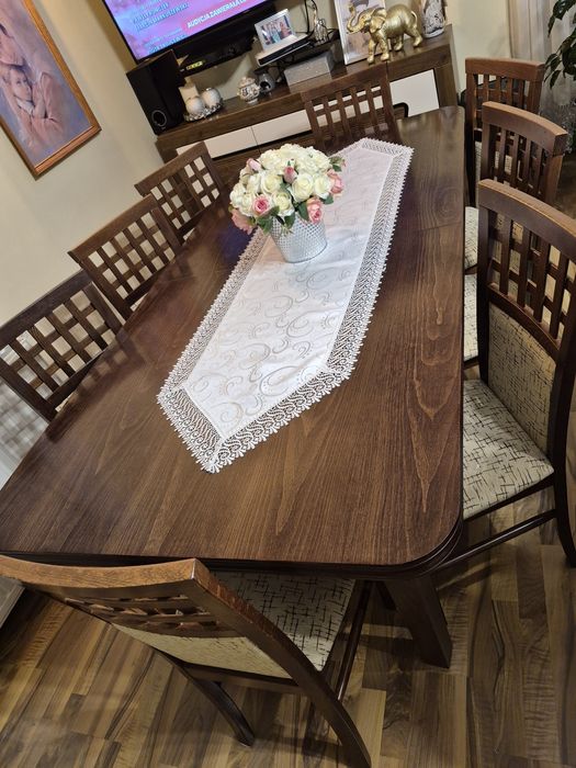 Drewniany stół z 8 krzesłami rozkładany do 3m