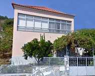 Moradia independente com 2 habitações T3+T3 com garagem