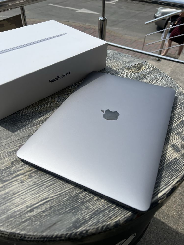 MacBook Air 13 2020 M1 8/256 gb Space Gray Open Box