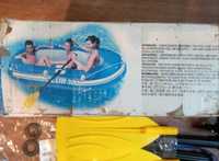 детская пляжная надувная лодка с веслами и насосом