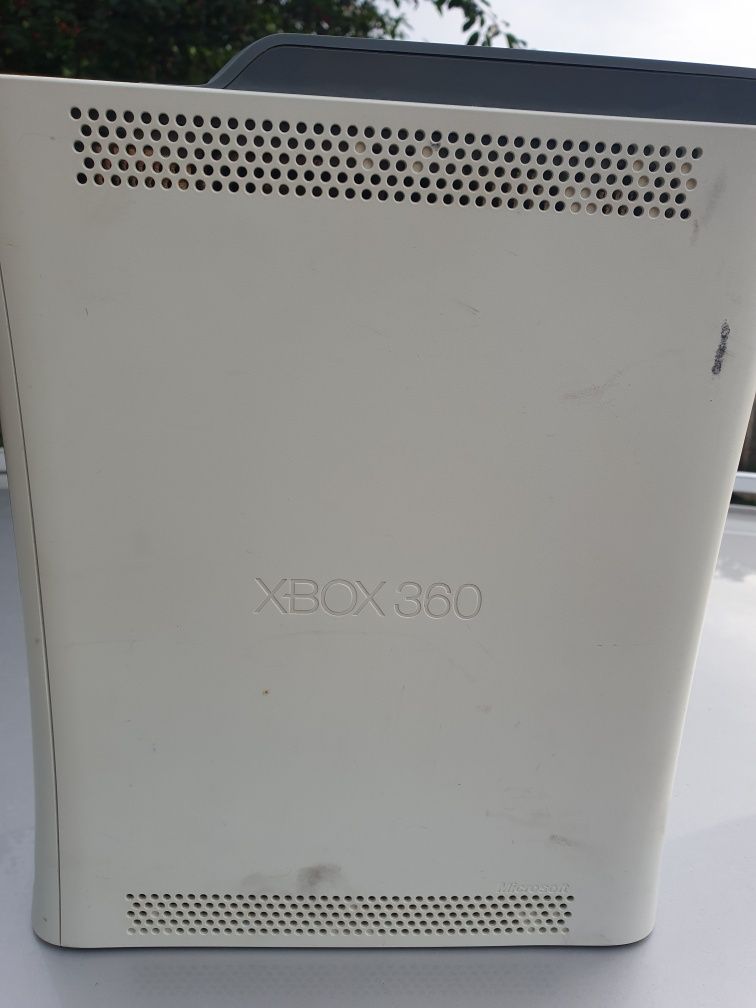 Konsola xbox360 bez padów