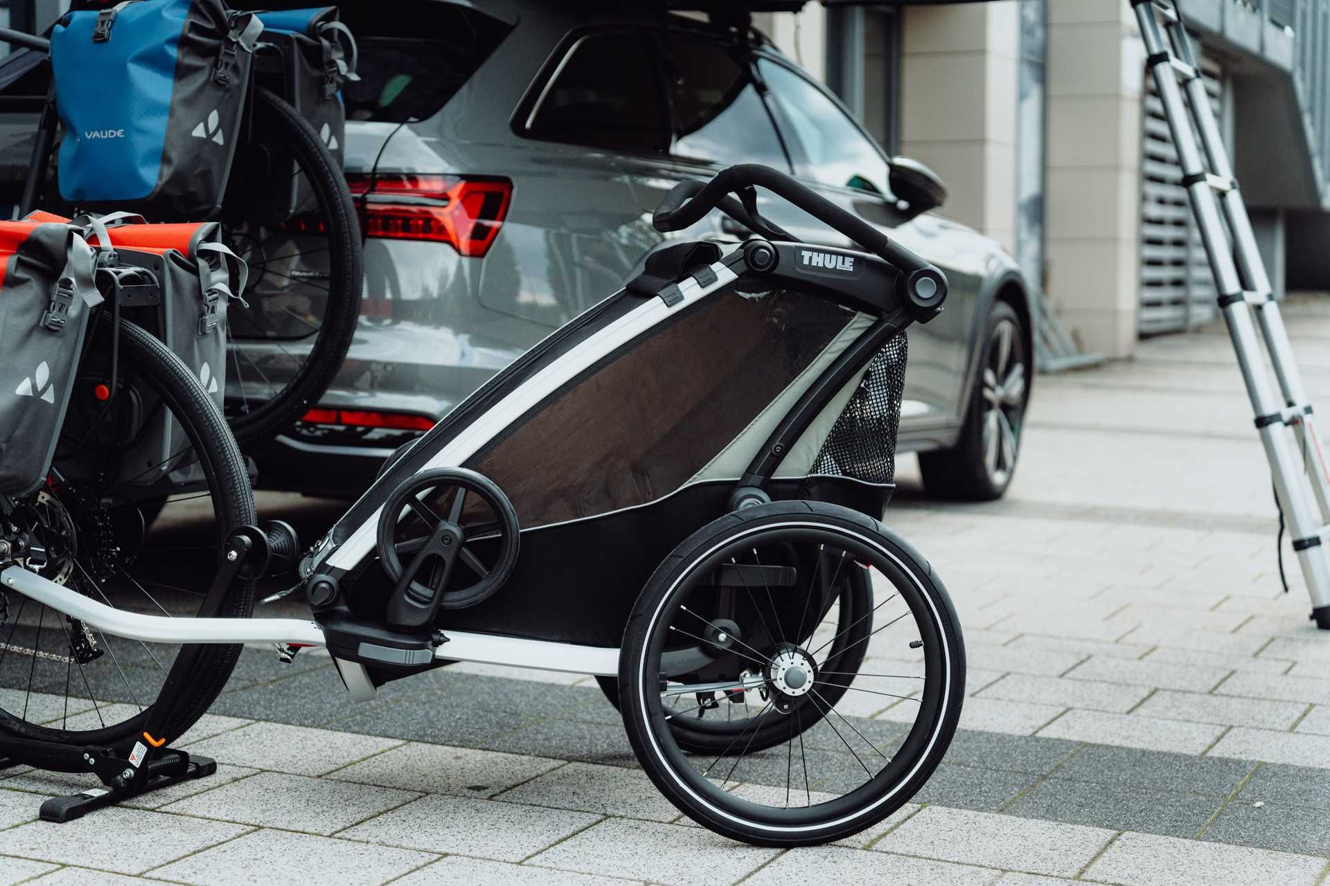 Przyczepka rowerowa, pojedyncza lub podwójna  Thule Chariot Lite