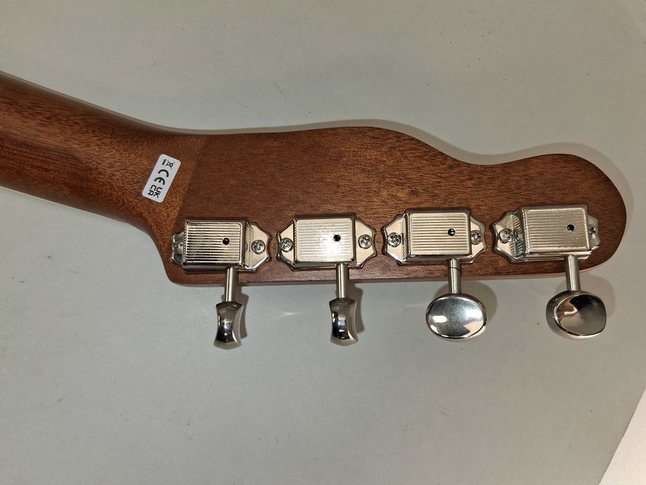 J222 Ukulele Fender California Coast Zuma-Nat Concert