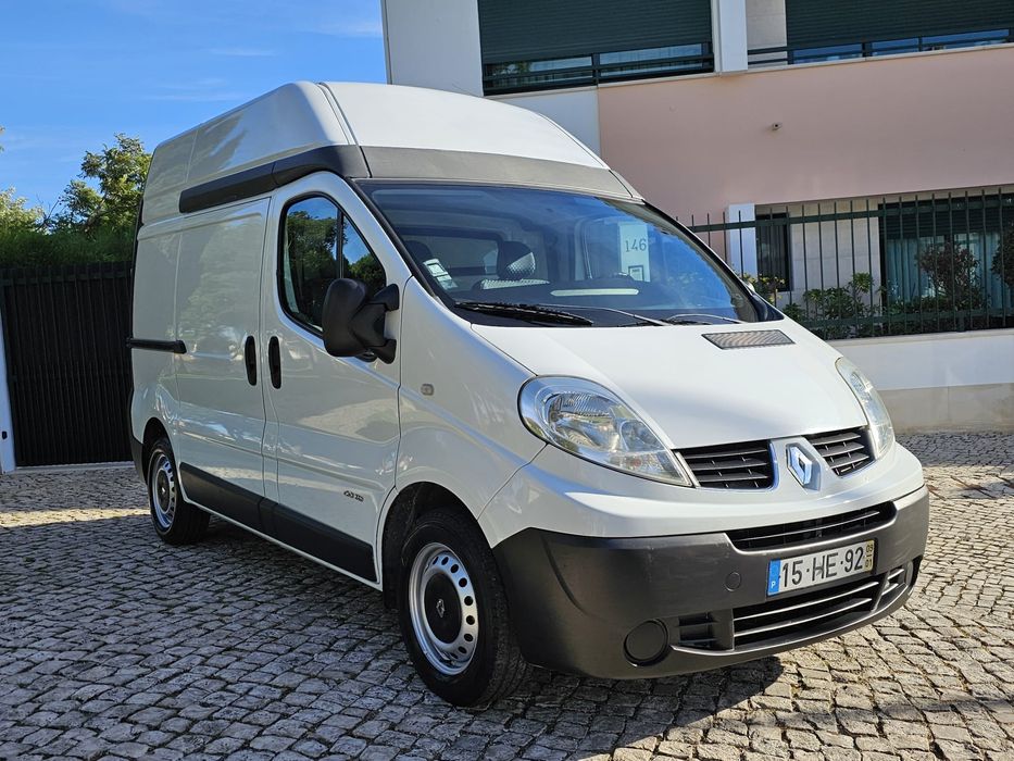 Vendo Renault trafic com apenas 36 mil km reais está como nova