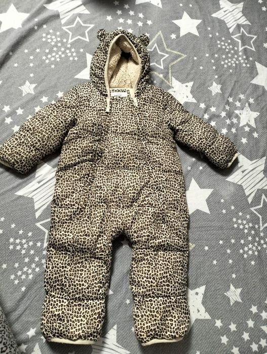Продам Комбинезон зимний Gap 12-18