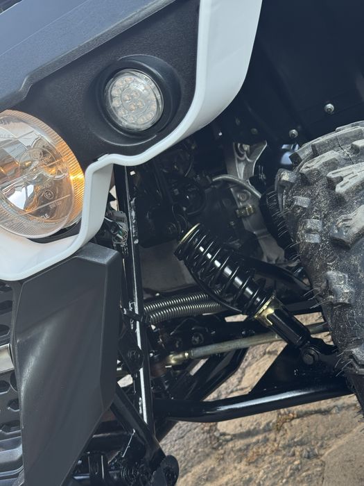 Продам квадроцикл стан нового