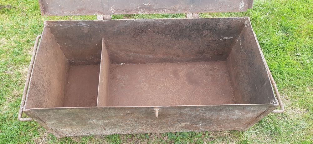 Металевий ящик для інструментів