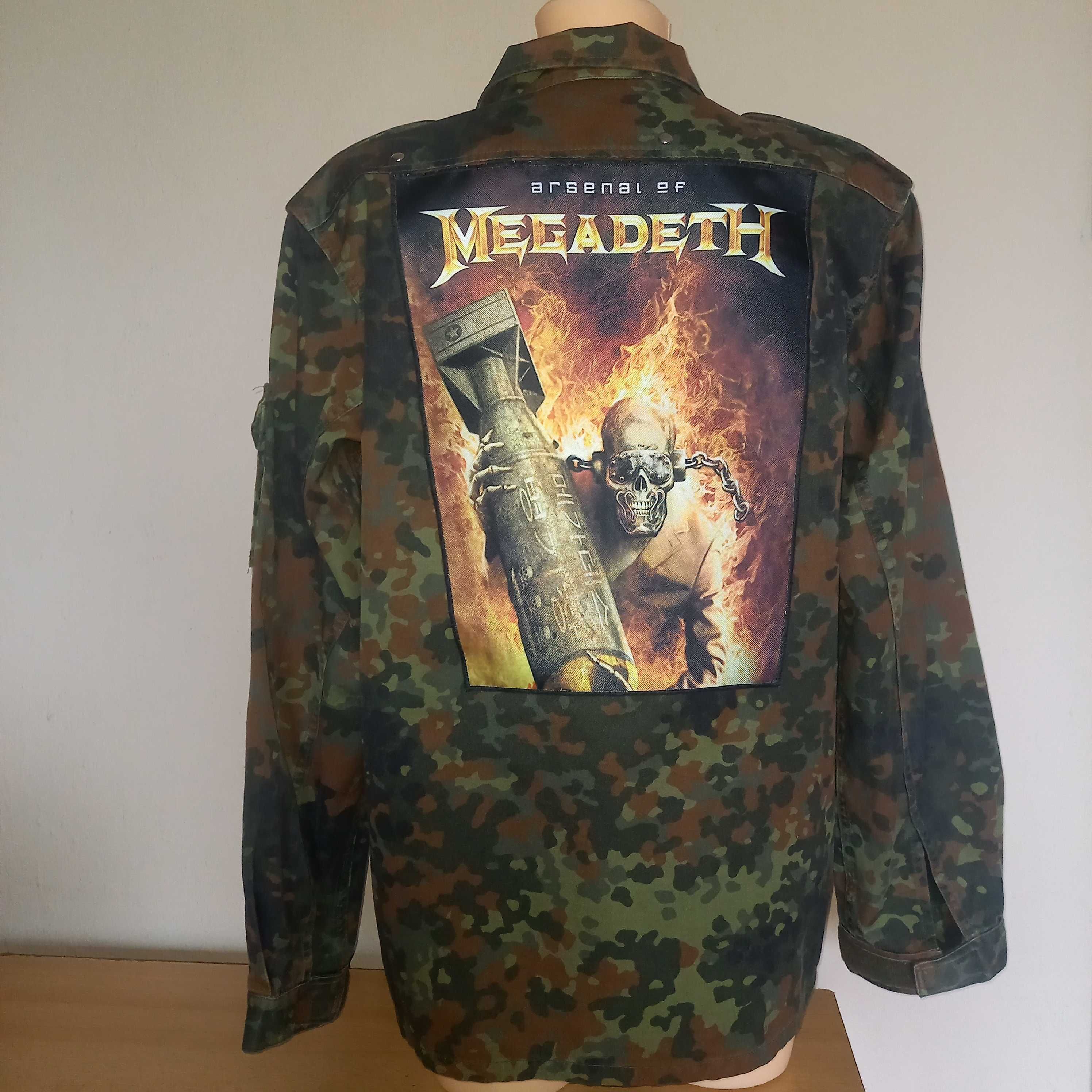 kurtka moro z naszywką ekran Megadeth