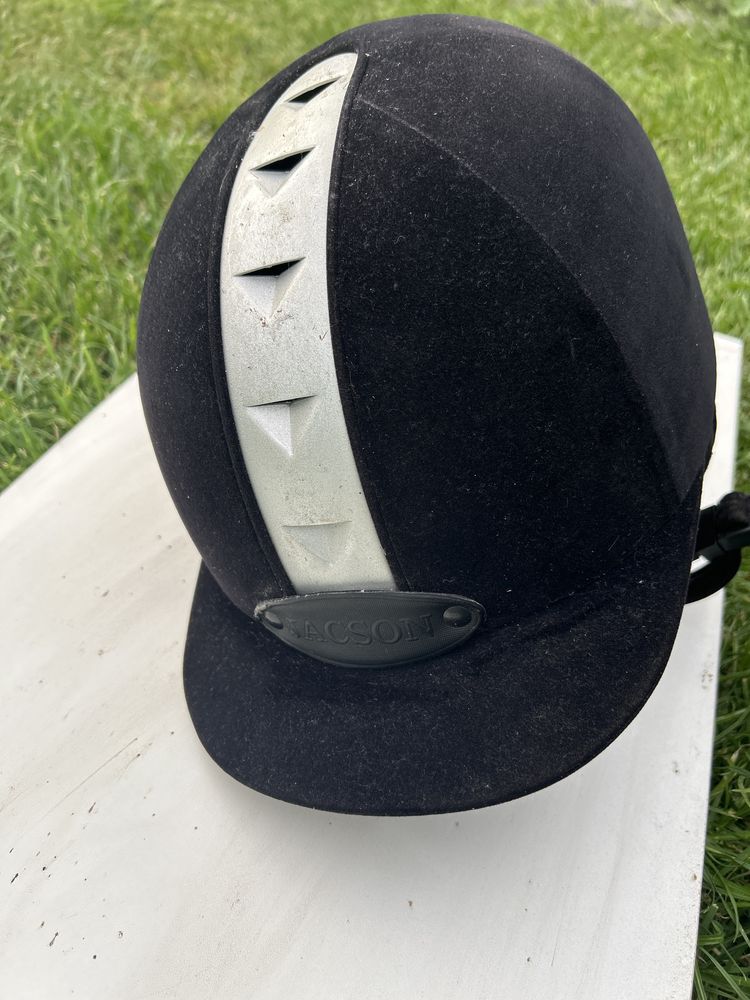 Kask jeździecki firmy Jacson