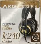 Sluchawki studyjne AKG k240