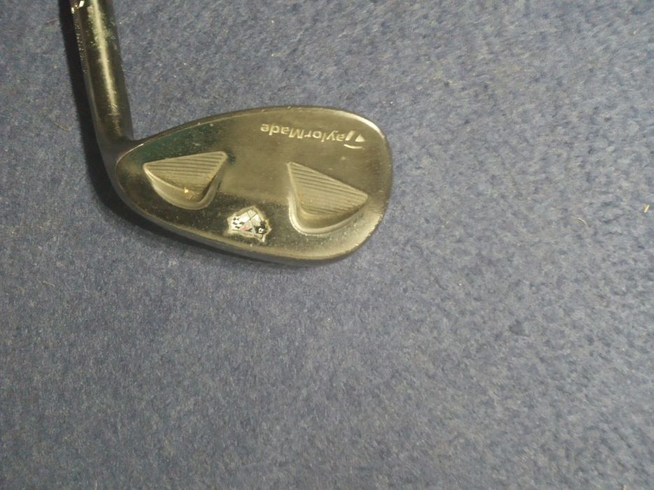 Vários tacos de golfe