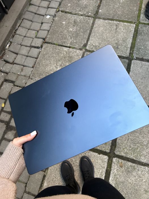 Used macbook air 15 M3 16/512 midnight