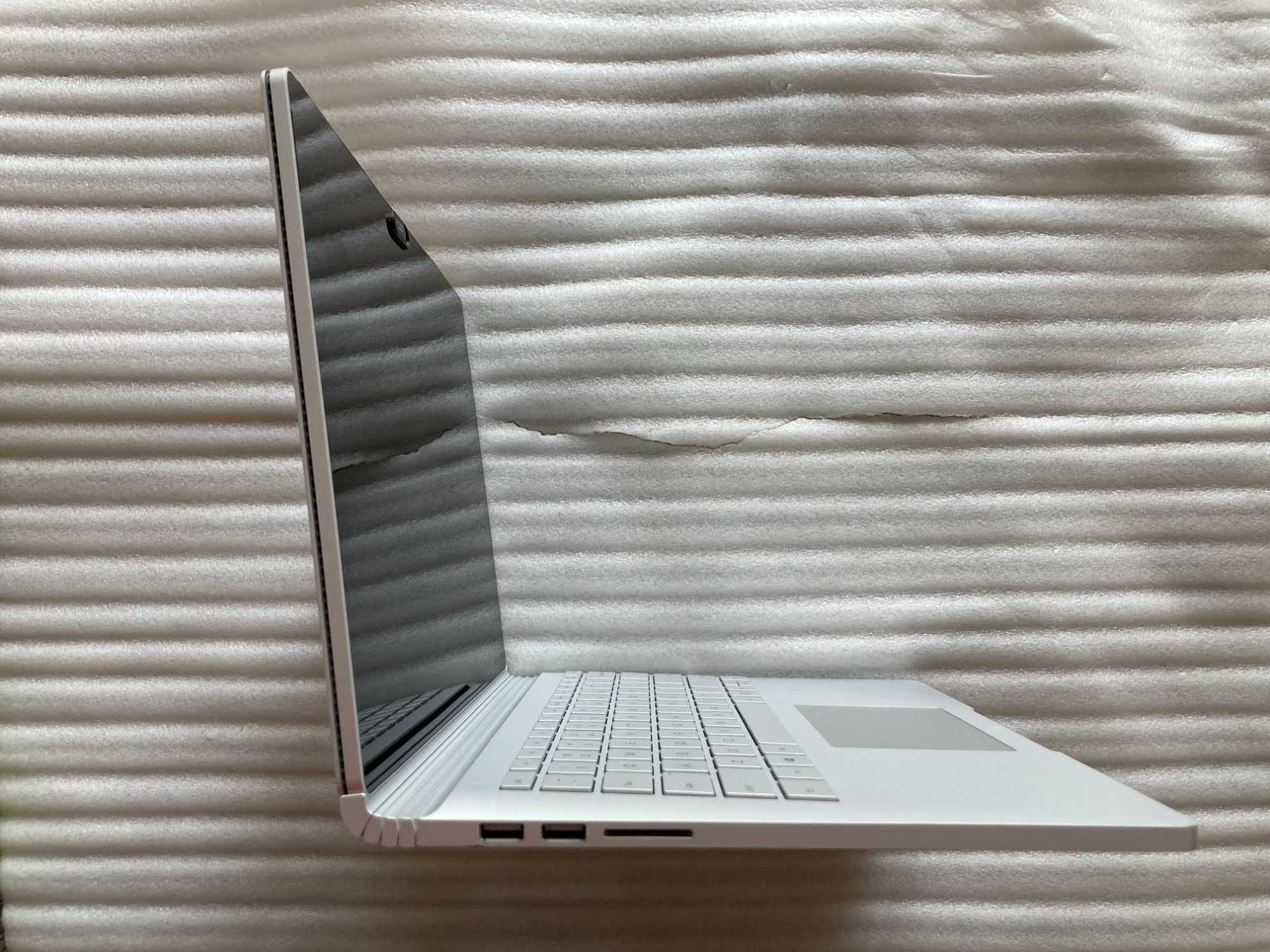 i7,16GB,512 SSD,NVIDIA GTX Microsoft Surface Book 2 Ноутбук Планшет