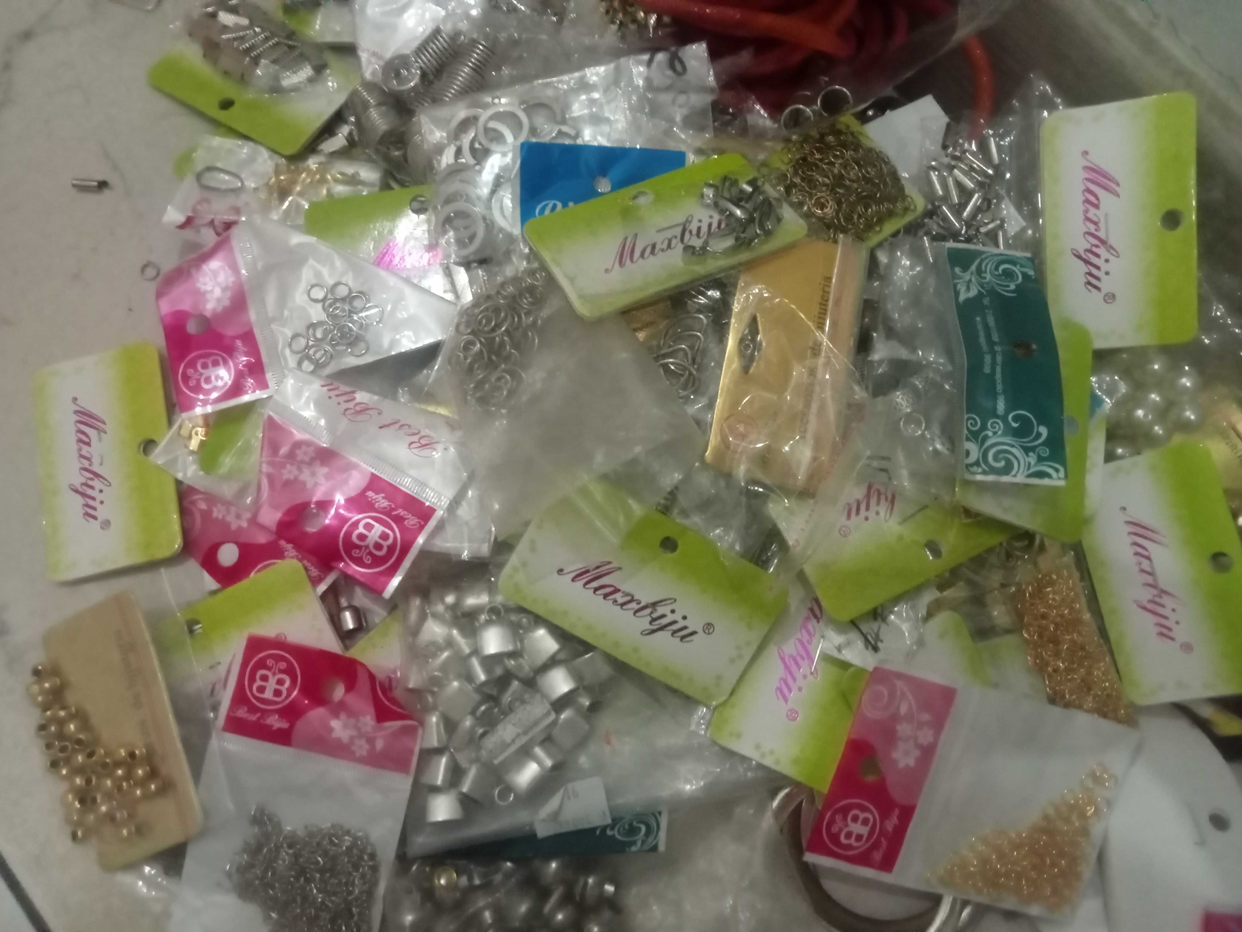 Material de bijuteria