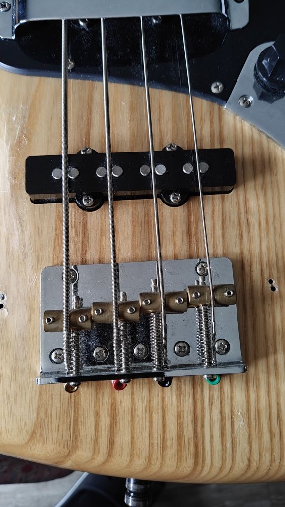 Gitara basowa Fender Jazz Bass. Kopia.