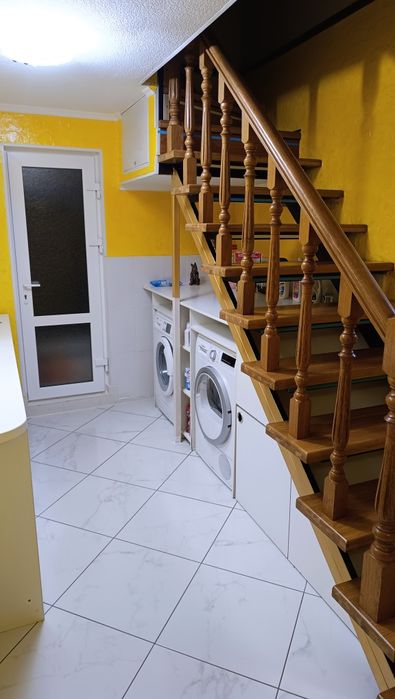 Оренда будинку з басейном на Роші