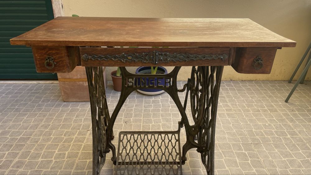 Mesa de costura Singer