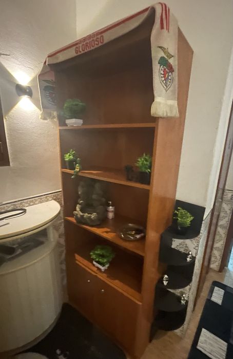 Movel de entrada alto em madeira