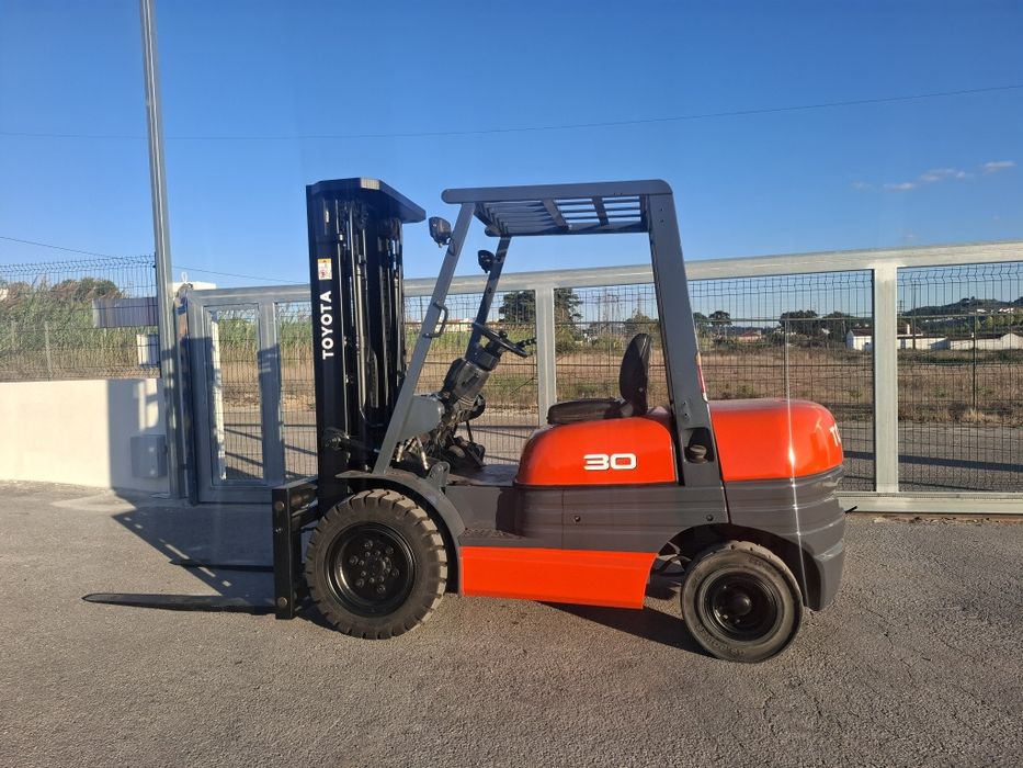 Empilhador toyota 3 T