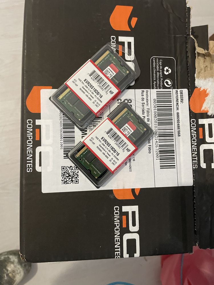 momoria ddr4 2x8gb