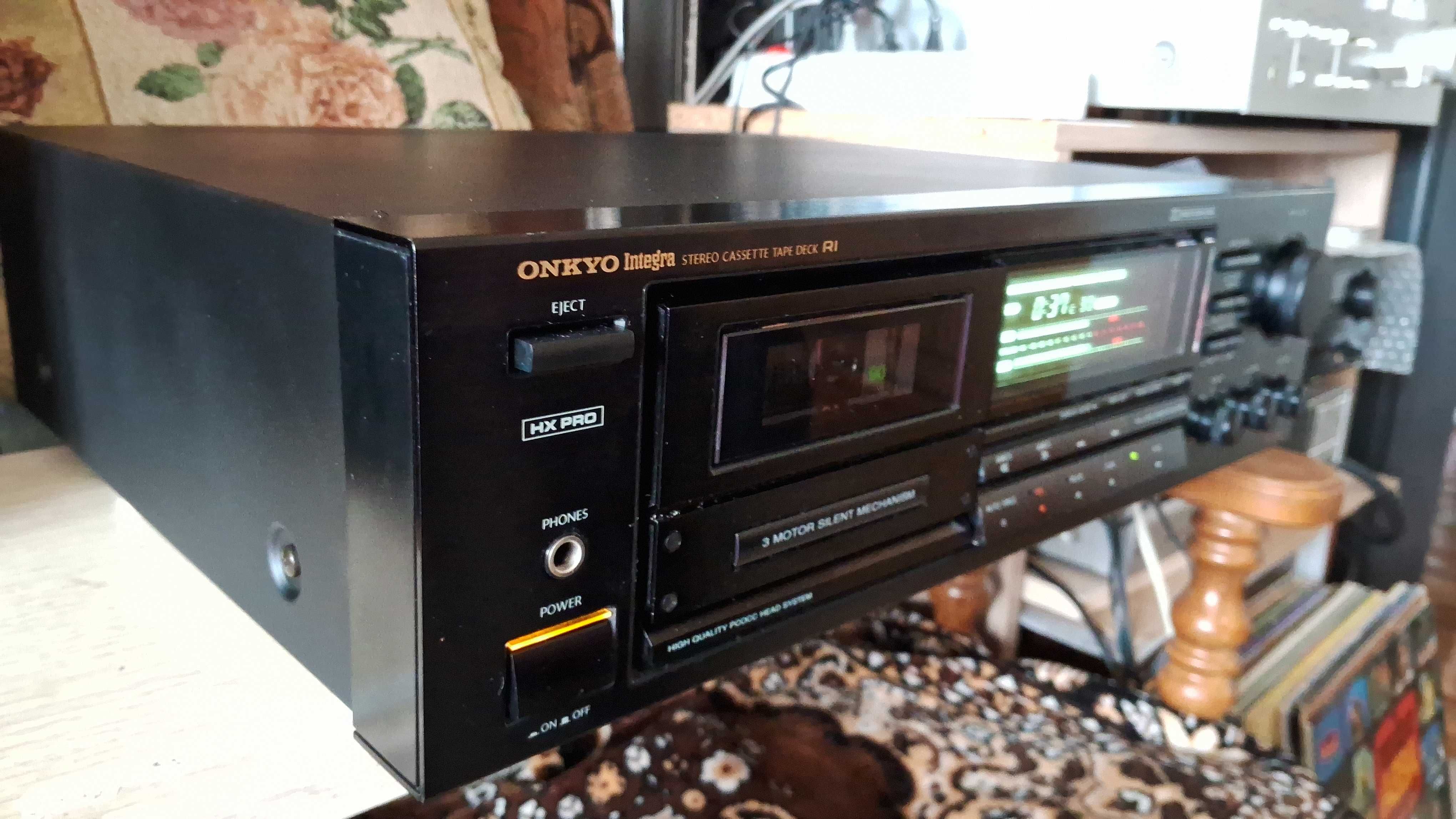 Касетна Дека Onkyo Integra TA-2750, Made in Japan.