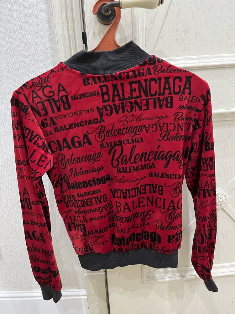 Кофта Balenciaga