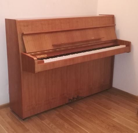 Pianino Legnica w dobrym stanie