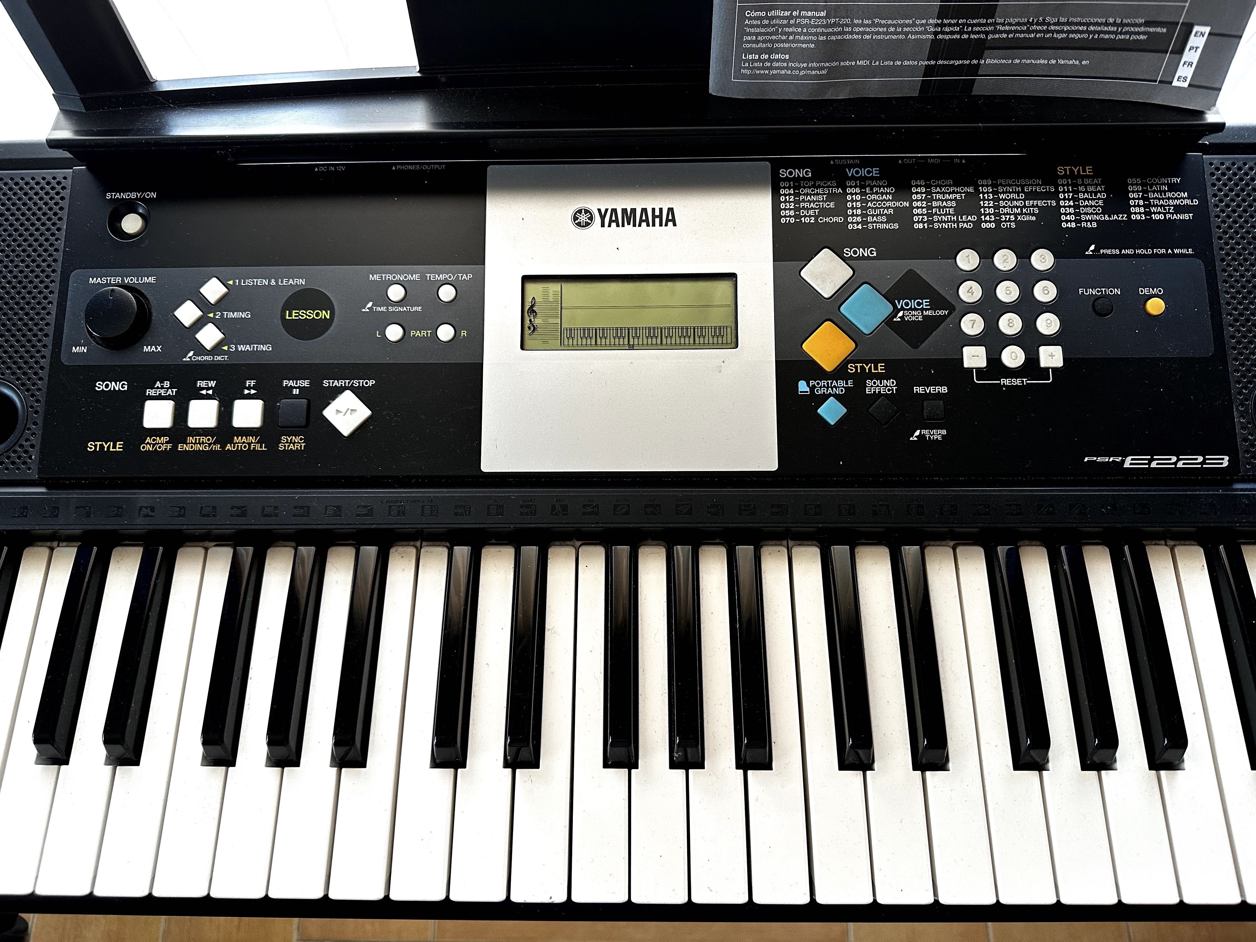 Teclado Yamaha PSR-E223