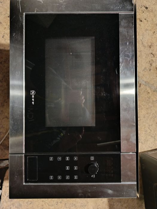 Мікрохвильовка вбудована під забудову духовка встроенная микроволновка