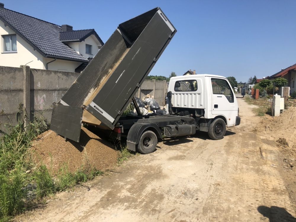 Mała wywrotka kipper transport ziemia beton gruz piasek żwir kruszywo