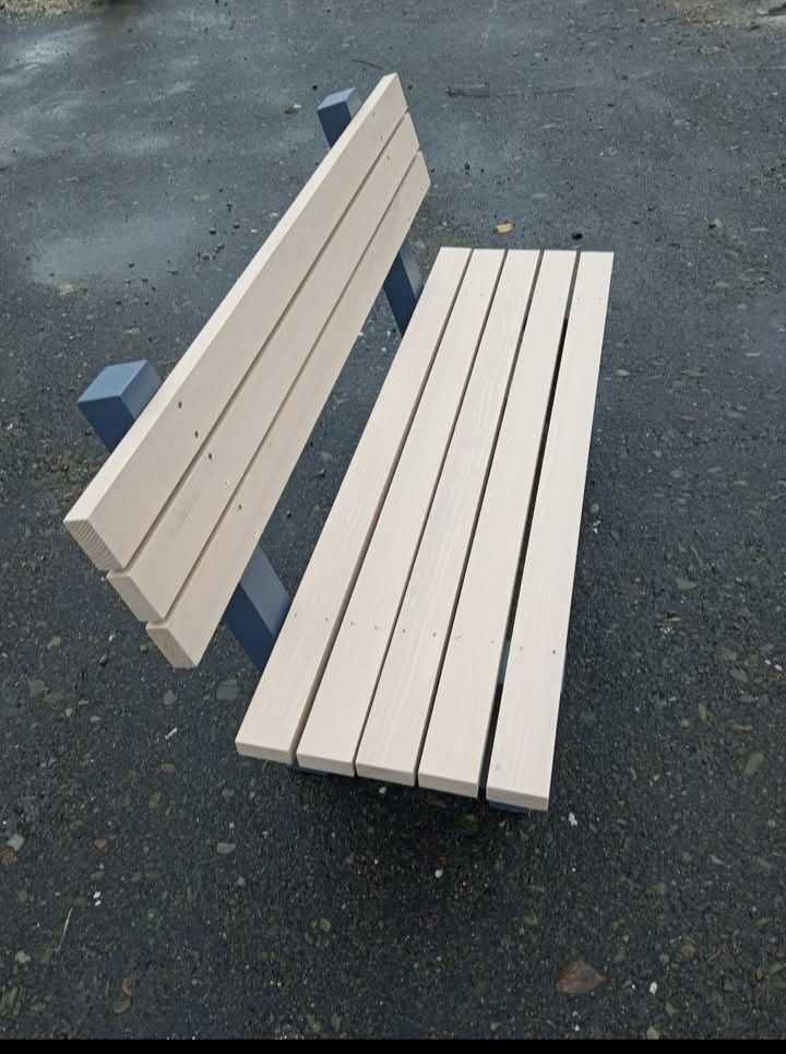 Лавка зі спинкою