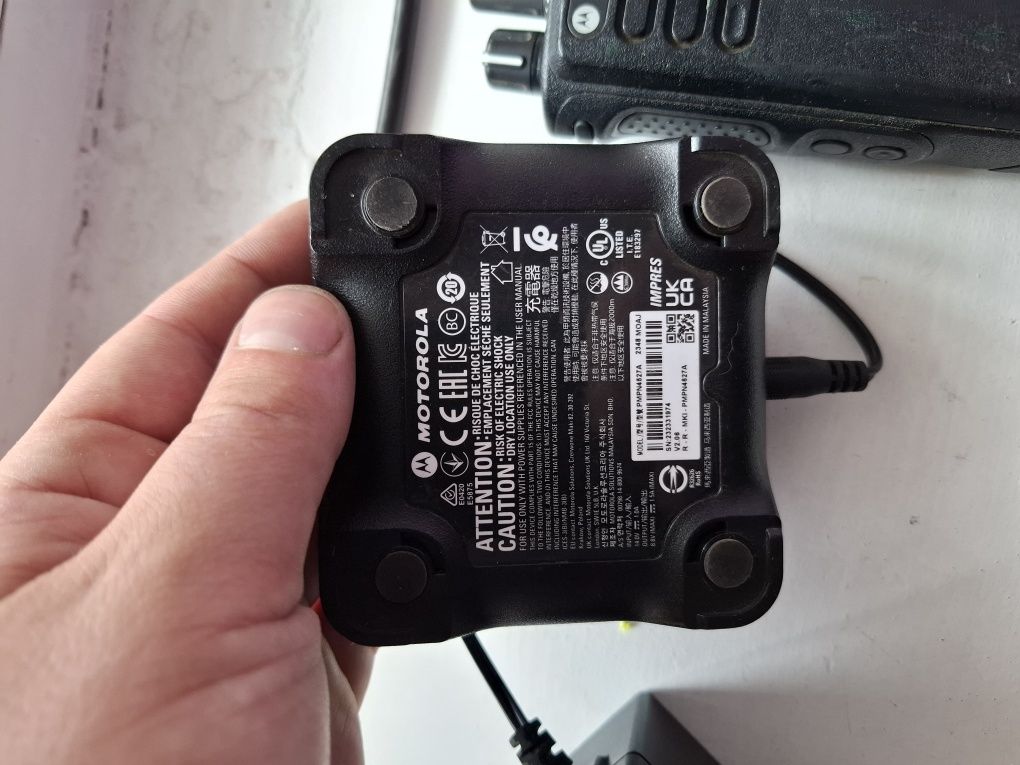 Рація радіостанції для зсу MOTOROLA DP4400 + док станція та дополнител
