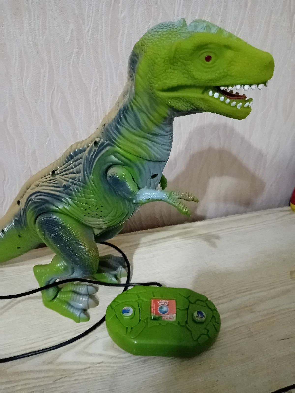 Интерактивная игрушка Динозавр с пультом управления