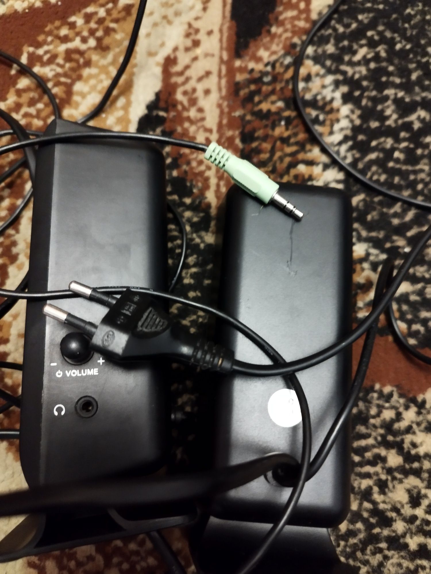 Fajne głośniczki Logitech do PC na Jacka