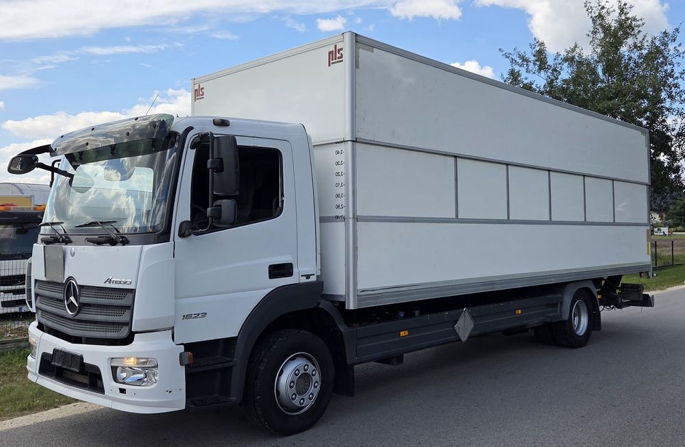 Mercedes-Benz 1523 1524 atego izoterma 4x2 kontener  Laweta rama do zabudowy