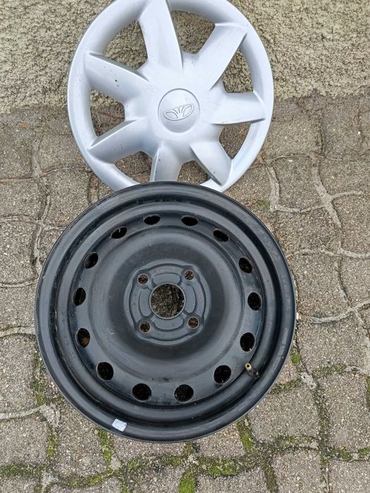 Jantes de 15 polegadas de ferro com 4 furos furos em excelente estado