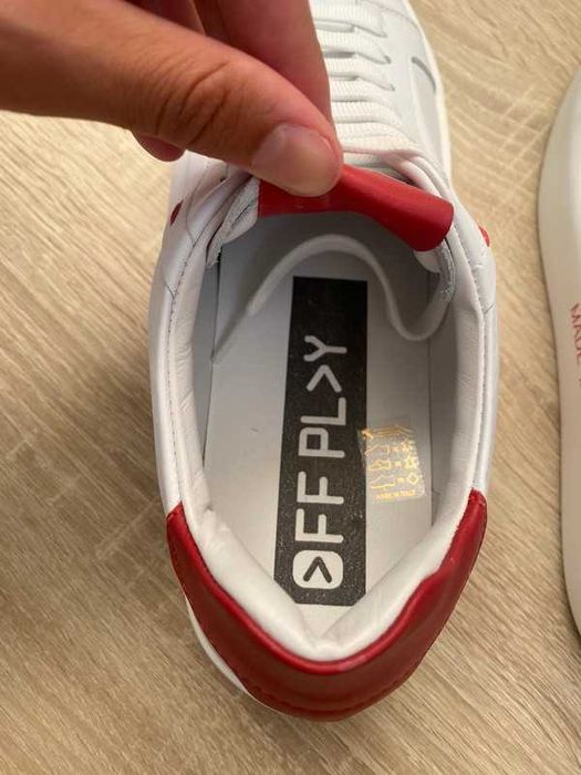 Sapatilhas Off Play, novas, tamanho 42