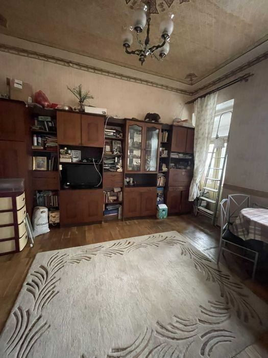 без% Подільський район вулиця Ярославська 31