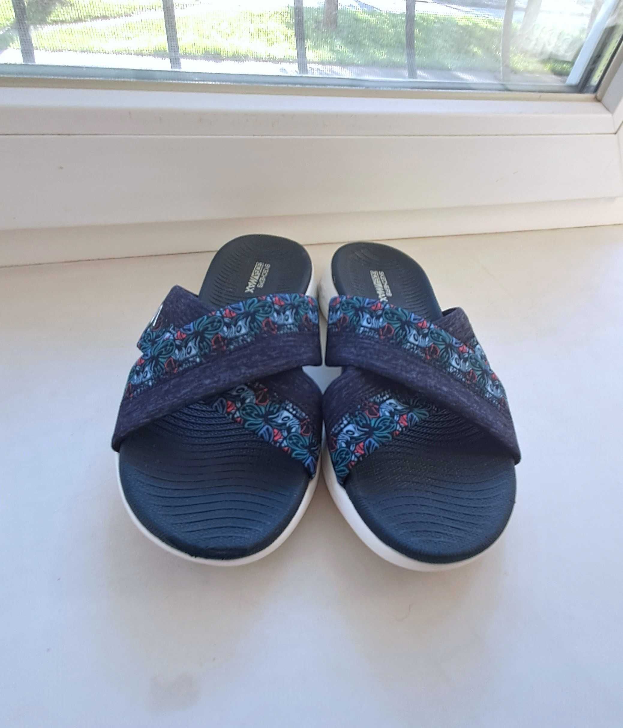 Шльопанці Skechers розмір 36